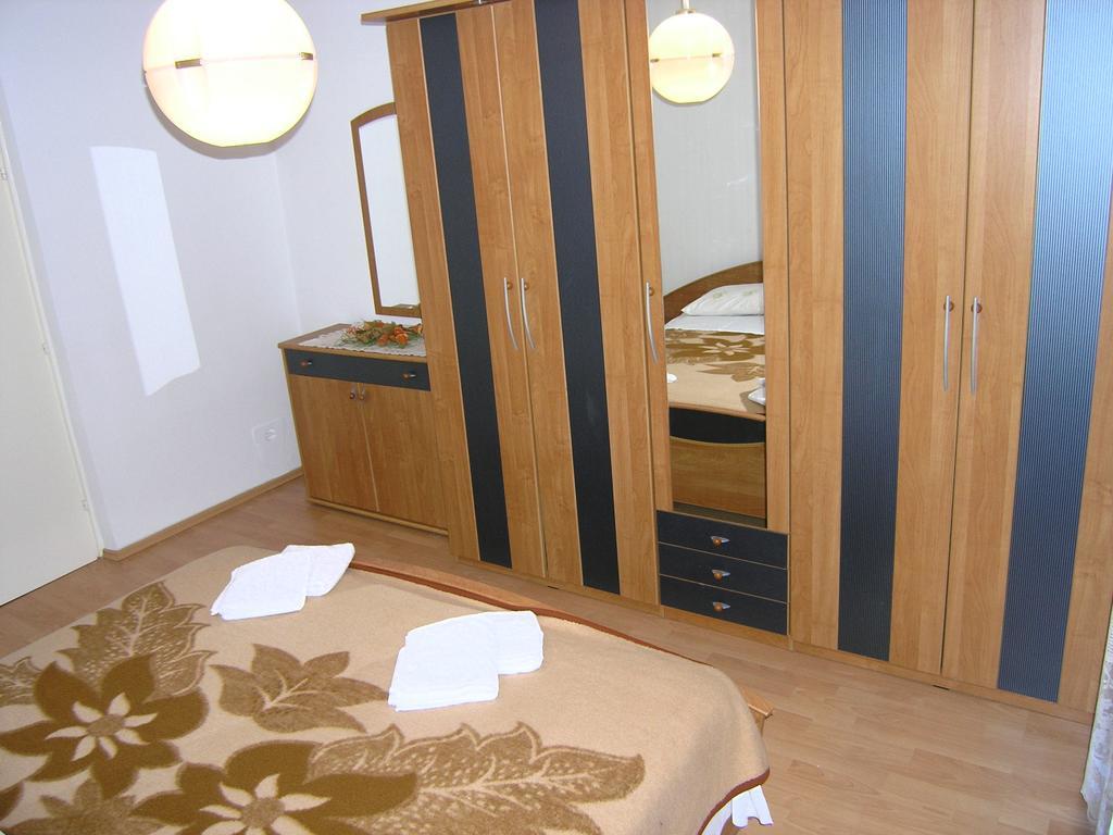 Apartment Julija Krk Town Kültér fotó